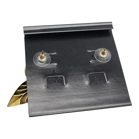 Darlene Group Circle Post Earrings With Leaf Drop Accent - Picture 4 of 4